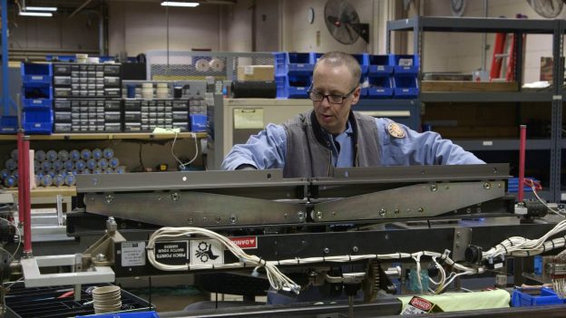 (VIDEO) Join TriMet’s maintenance team and make over $90,000 in year one